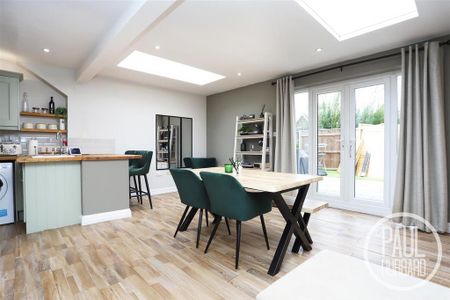 3 bedroom semi-detached bungalow to rent - Photo 3