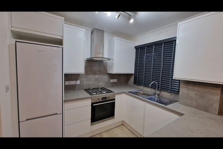 2 Bed Flat, Lundy Lane, RG30 - Photo 5