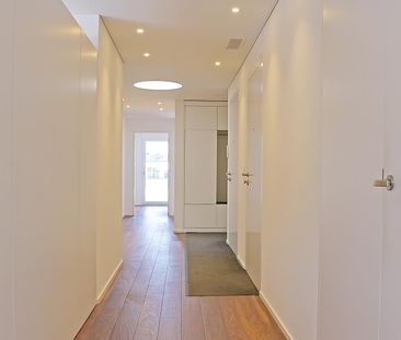 Exklusives Attikawohnen: 4.5-Zimmer-Traum mit 175 m² Rundum-Dachter... - Photo 1
