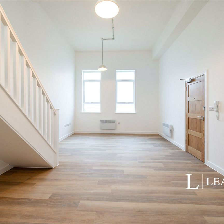 1 bedroom duplex to rent Commercial Road, Portsmouth, Hampshire, PO1 - Photo 1