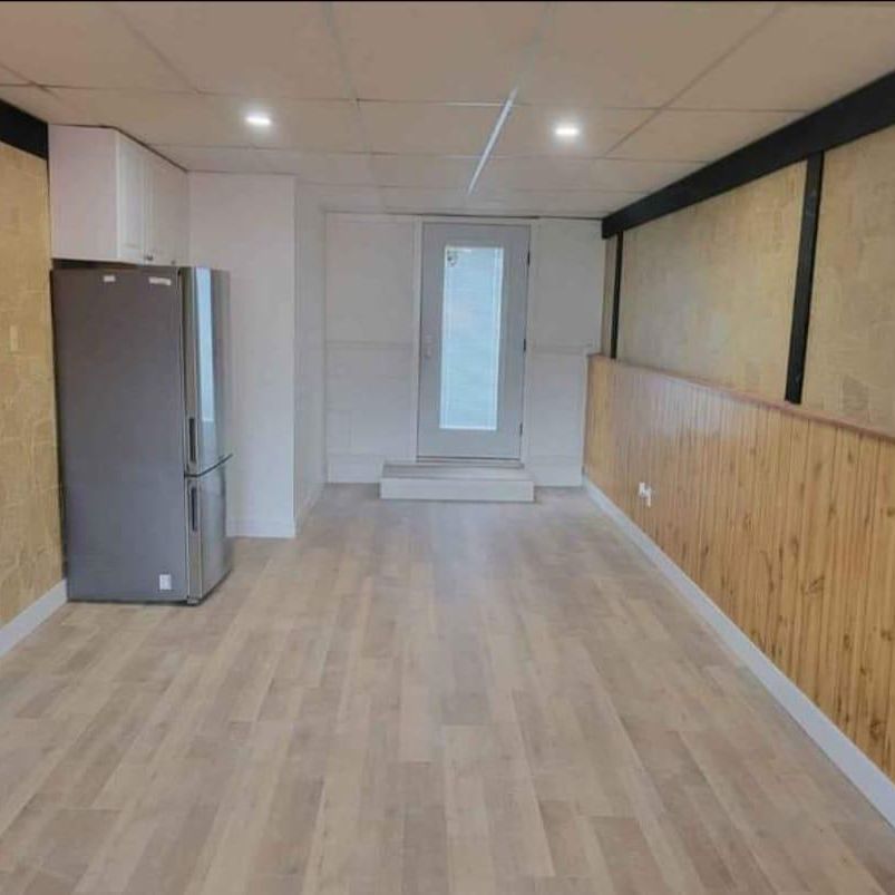 3 Bedroom Ground Level Suite - Photo 1