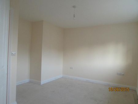 2 bedroom semi-detached house to rent - Photo 3