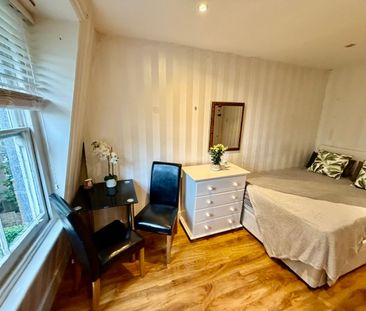 Room in a Shared House, Matheson Road, W14 - Photo 2