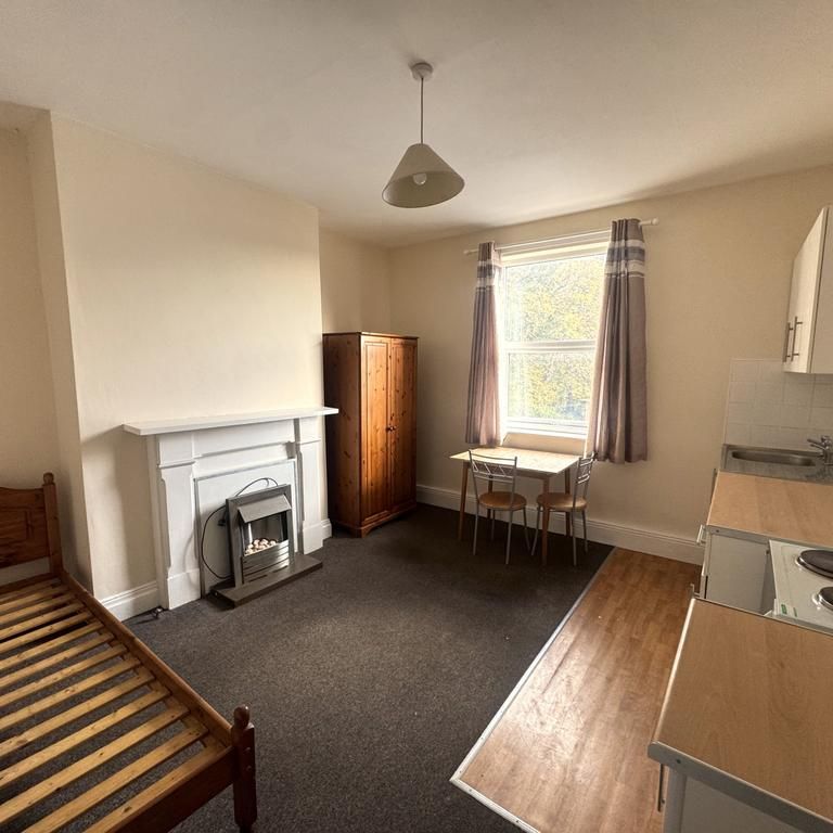 1 bedroom flat to rent - Photo 1