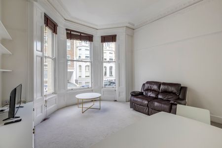 Campden Hill Gardens, Kensington, London, W8 - Photo 3