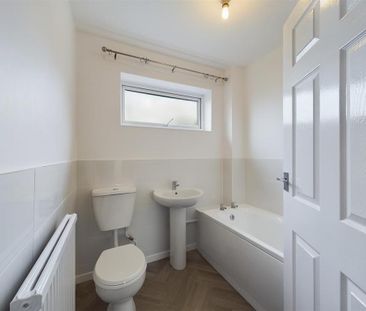 3 bedroom terraced house to rent - Photo 5