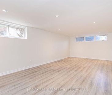 For Lease - 492 Pinegrove Road, Oakville, Ontario - Photo 2