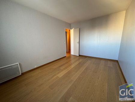 Location Appartement 3 pièces 68m² - Photo 3