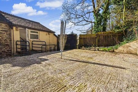 Combebow, Lewdown, EX20 - Photo 5