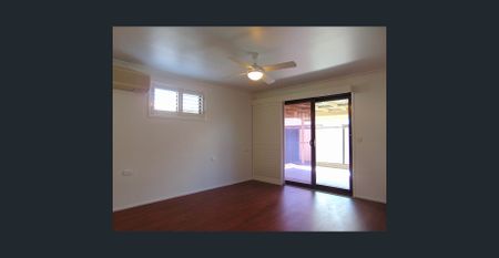 Renovated lowset 2 bedroom unit! - Photo 2