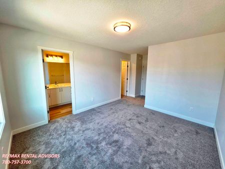 UPPER 2603 208 Street Northwest - Photo 4