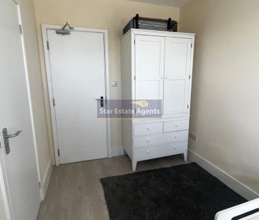 House share to rent - Photo 2