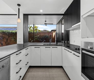 Modern luxury living in the heart of Albany Creek - Photo 5