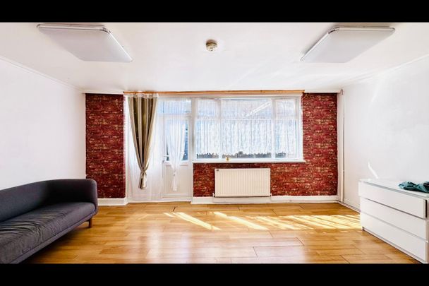 3 Bed Terraced House, Waddington St, E15 - Photo 1