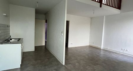 À CHARLEVILLE MEZIERES - Photo 4