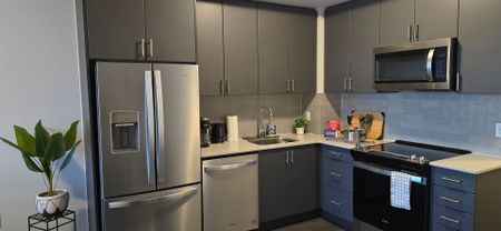 For Lease - 3200 William Coltson Avenue Unit# 626, Oakville, Ontario - Photo 5