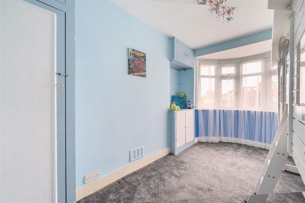 4 bedroom house - mid terrace - Photo 1