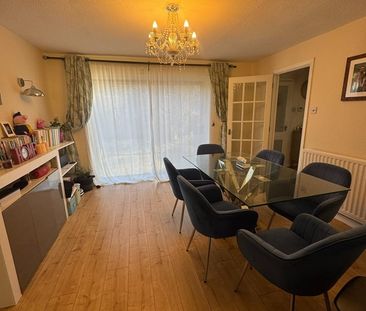 3 Bed Detached House, Swenson Avenue, NG7 - Photo 2