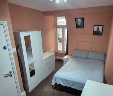 Room in a Shared Flat, Hornesy, N8 - Photo 3