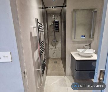 4 bedroom terraced house to rent - Photo 1