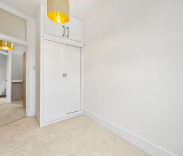 3 bedroom flat to rent - Photo 5