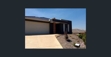 SPACIOUS FAMILY HOME! - Photo 5