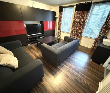 2 bedroom flat to rent - Photo 2