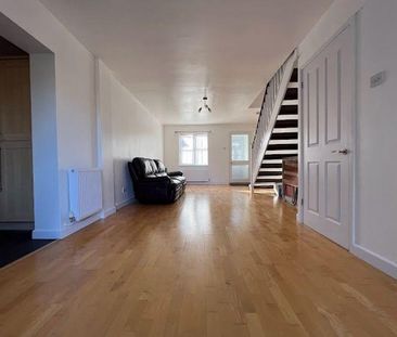 4 bedroom semi-detached house to rent - Photo 2