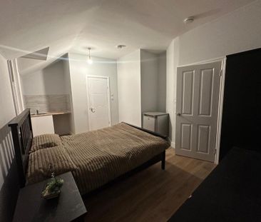 1 Bedroom Room To Rent - Photo 1