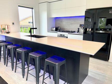Wigram, 4 bedrooms - Photo 2