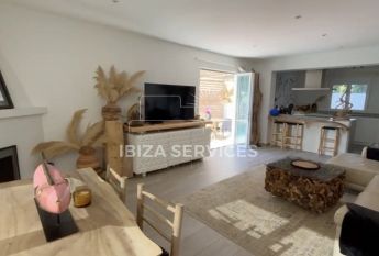 Charming 3-Bedroom Townhouse with Private Pool in Cala de Bou – Available for Yearly Rental
