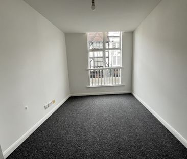3 bed apartment to rent in St Peters Road, Bournemouth, BH1 - Photo 2