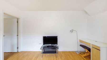 2 bedroom flat to rent - Photo 3