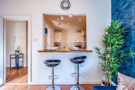 1 bedroom serviced apartment to rent - Photo 4