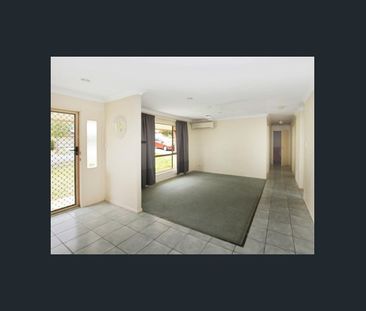 Perfectly Located Family Home in Greater Springfield - Photo 2