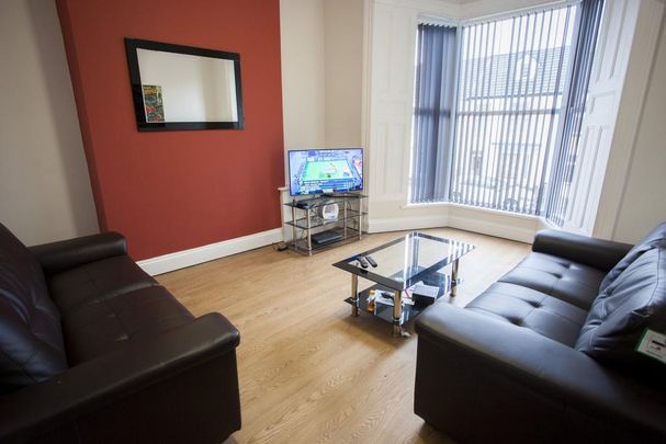 6 bedroom house to rent - Photo 1