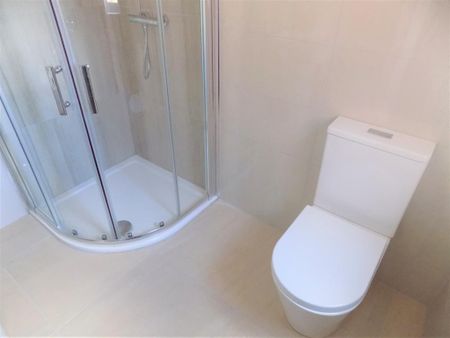 1 bedroom house of multiple occupation to rent - Photo 2