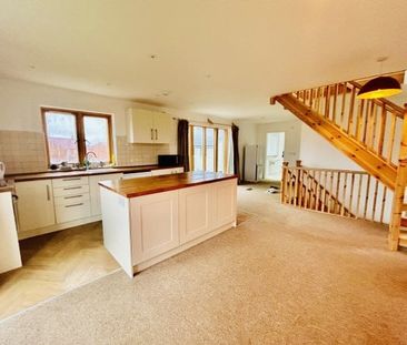 Marston Croft, Southam, CV47 - Photo 4