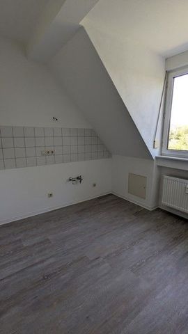 Helle und gut geschnittene 1 Zimmer Wohnung im Dachgeschoss - Foto 5