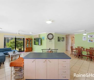MODERN FAMILY HOME IN A CENTRAL LOCATION! - Photo 1