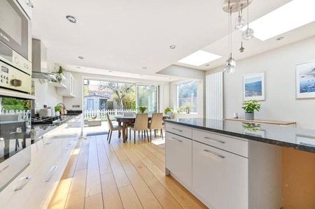 3 bedroom semi-detached house to rent - Photo 4