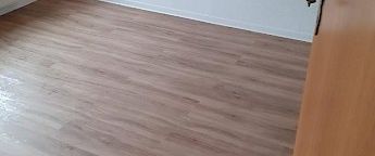 große 2 Zimmer EG Wohnung mit Gartenanteil in Neundorf ab 01.12.2025 frei !! - Foto 1