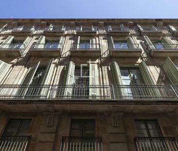 Excellent 3 Bedroom apartment with 33m² terrace for rent in Gótico,... - Photo 2
