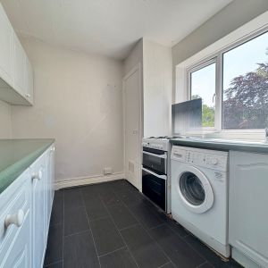 3 bedroom apartment to rent - Photo 2