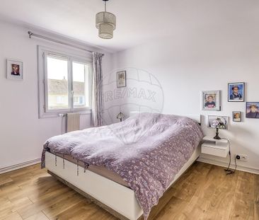 Location Maison 5 pièces 106m² LA CHAPELLE SUR ERDRE 44240 - Photo 2