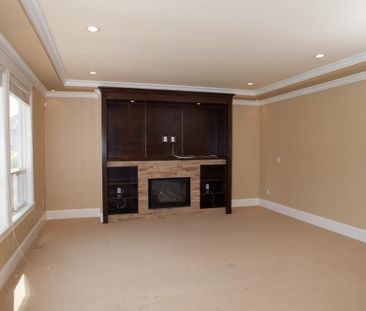 Surrey Fraser Heights 4 bedroom house for rent on Quiet Inner Stree... - Photo 1