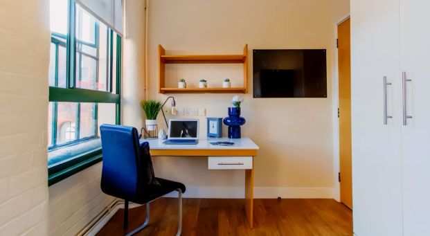 Bronze Studio - Photo 1