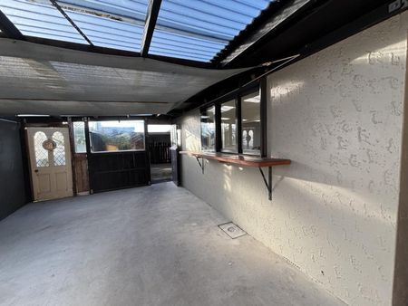 Renovated four-bedroom family home - Photo 5