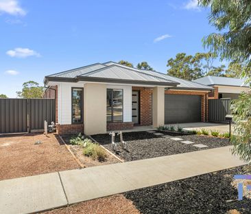 SPACIOUS MODERN HOME! - Photo 6