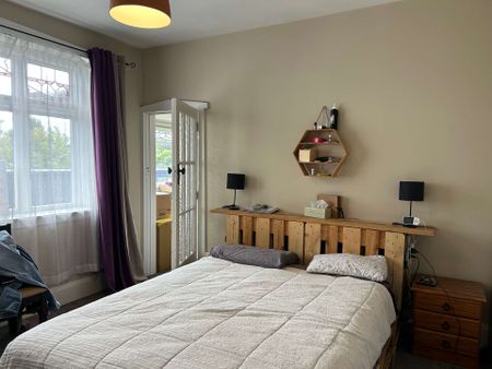 2 Bedroom House with Character - Photo 5